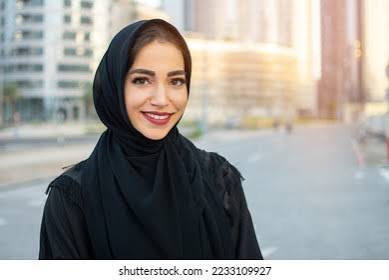 Sarah L., Sharjah